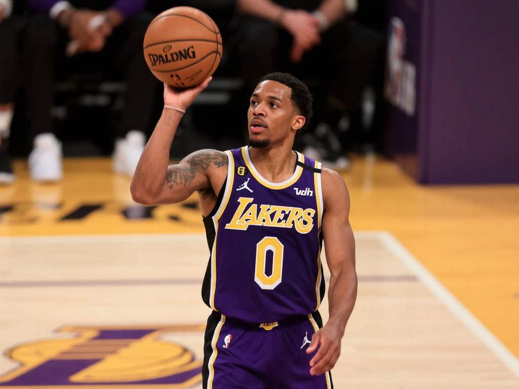 「湖媒热议:文森特崛起,球队最稳三分射手诞生」 作为现代篮球的重要得分手段,三分球已经成